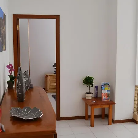 Tower House Rocha Апартаменты *